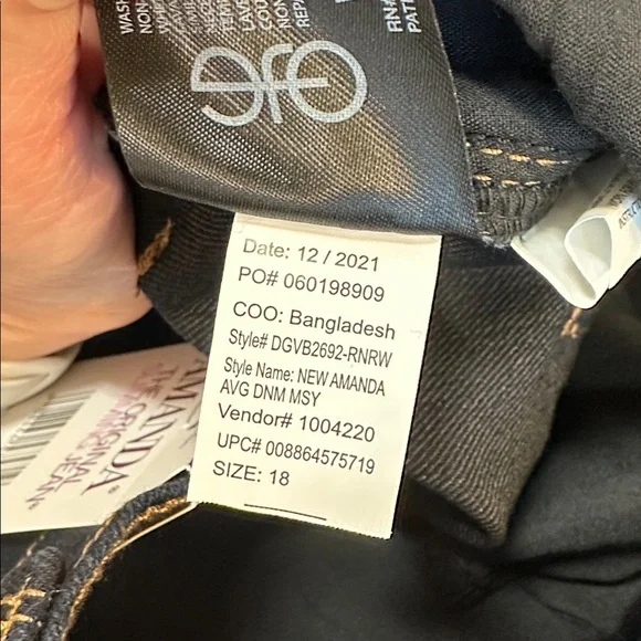 NWT Size 18, Gloria Vanderbilt Blue Jeans - Picture 8 of 9